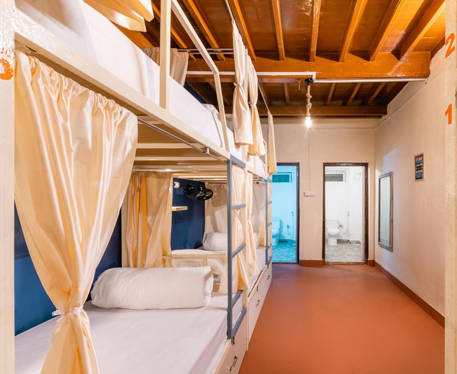 Moustache Daman Hostel Room photo